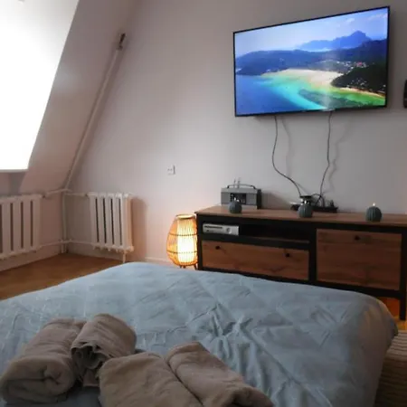 Mezzanine * فروتسواف